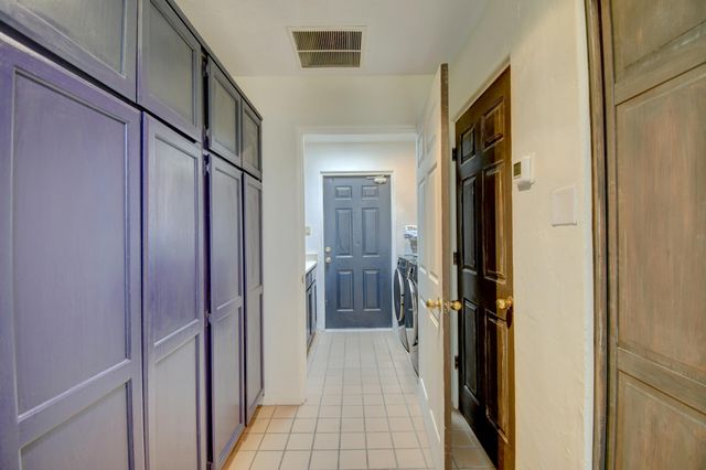 1735 Camino De La Tierra, Corrales, NM 87048