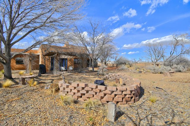 1735 Camino De La Tierra, Corrales, NM 87048