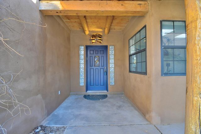 1735 Camino De La Tierra, Corrales, NM 87048