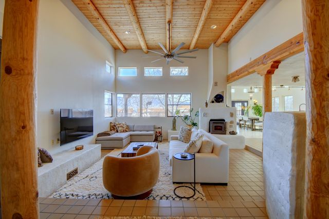 1735 Camino De La Tierra, Corrales, NM 87048