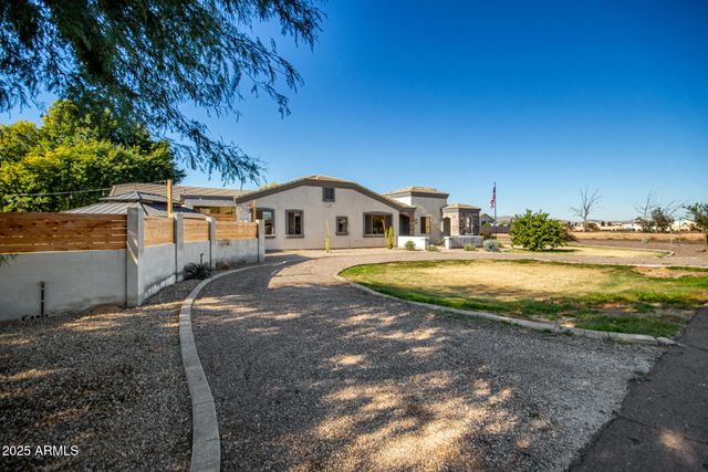 18811 W COLLEGE Drive, Litchfield Park, AZ 85340