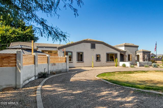 18811 W COLLEGE Drive, Litchfield Park, AZ 85340