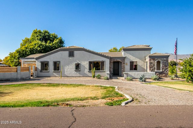 18811 W COLLEGE Drive, Litchfield Park, AZ 85340