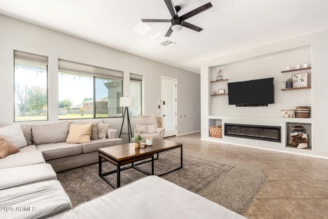 18811 W COLLEGE Drive, Litchfield Park, AZ 85340