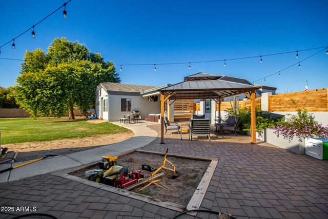 18811 W COLLEGE Drive, Litchfield Park, AZ 85340