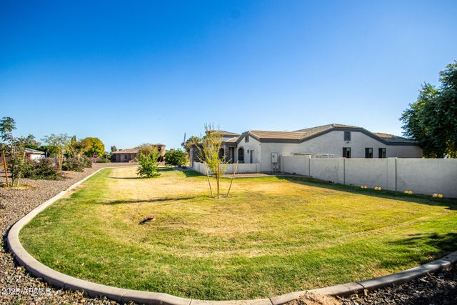 18811 W COLLEGE Drive, Litchfield Park, AZ 85340