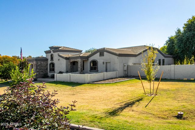 18811 W COLLEGE Drive, Litchfield Park, AZ 85340