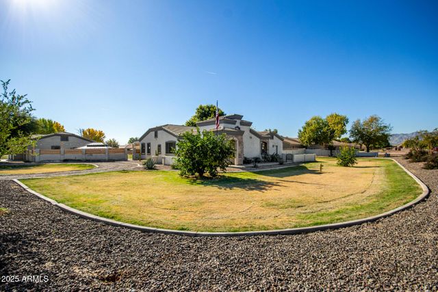 18811 W COLLEGE Drive, Litchfield Park, AZ 85340