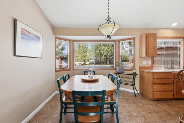 1449 SE Lostine Circle, Bend, OR 97702