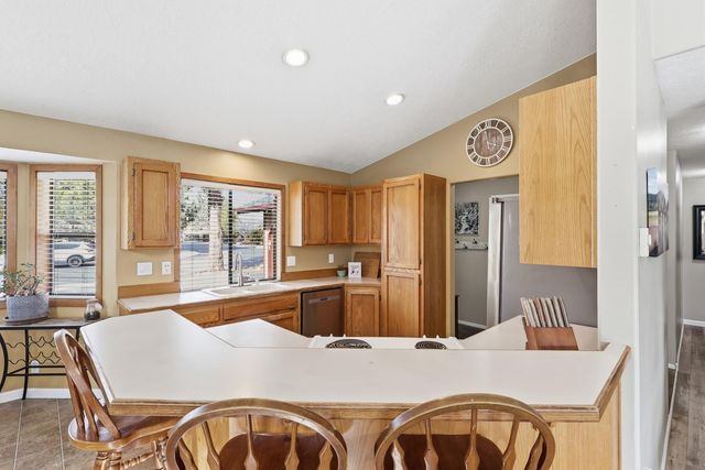 1449 SE Lostine Circle, Bend, OR 97702