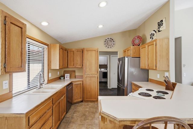 1449 SE Lostine Circle, Bend, OR 97702