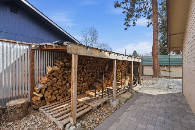 1449 SE Lostine Circle, Bend, OR 97702