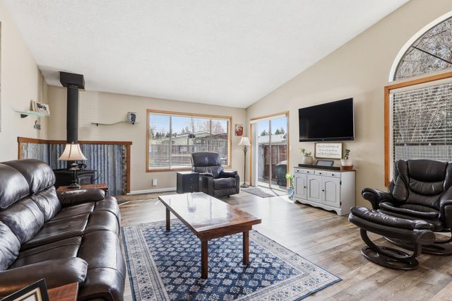 1449 SE Lostine Circle, Bend, OR 97702