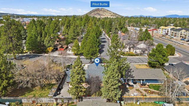 1449 SE Lostine Circle, Bend, OR 97702