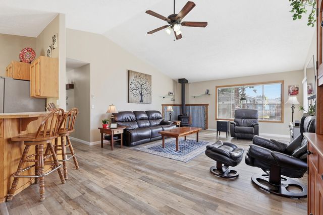 1449 SE Lostine Circle, Bend, OR 97702