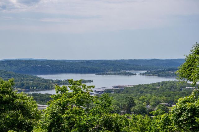 39 James River Road, Kimberling City, MO 65686