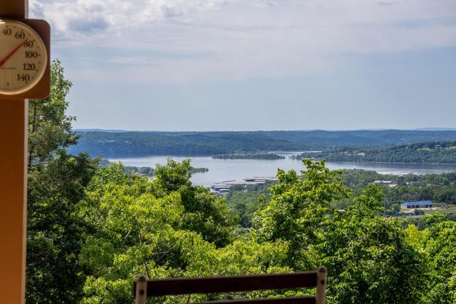 39 James River Road, Kimberling City, MO 65686