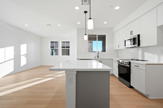 205 Sarina Lane, San Marcos, CA 92069