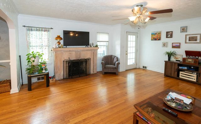 1218 S National Avenue, Springfield, MO 65804