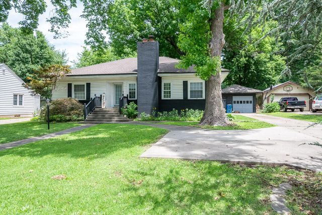 1218 S National Avenue, Springfield, MO 65804