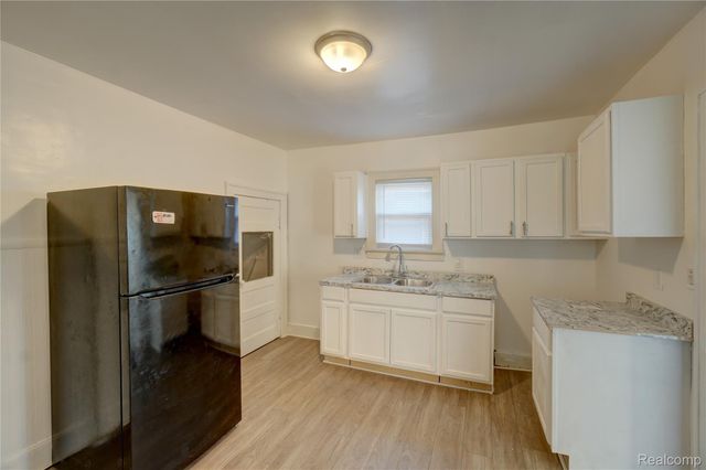 320 Hudson Street, Wyandotte, MI 48192