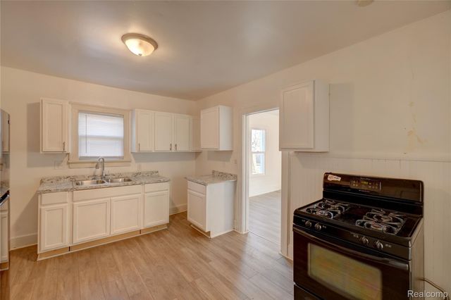 320 Hudson Street, Wyandotte, MI 48192