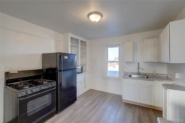 320 Hudson Street, Wyandotte, MI 48192