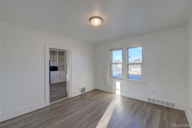 320 Hudson Street, Wyandotte, MI 48192