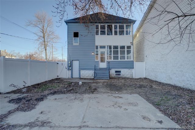 320 Hudson Street, Wyandotte, MI 48192