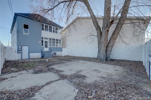 320 Hudson Street, Wyandotte, MI 48192