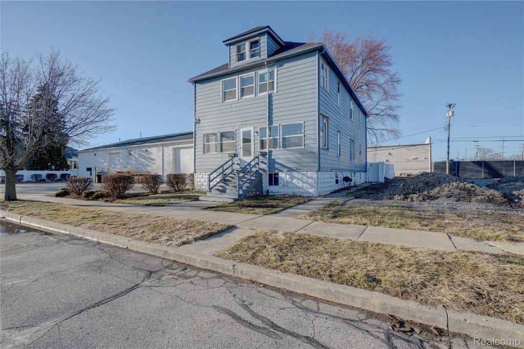 320 Hudson Street, Wyandotte, MI 48192