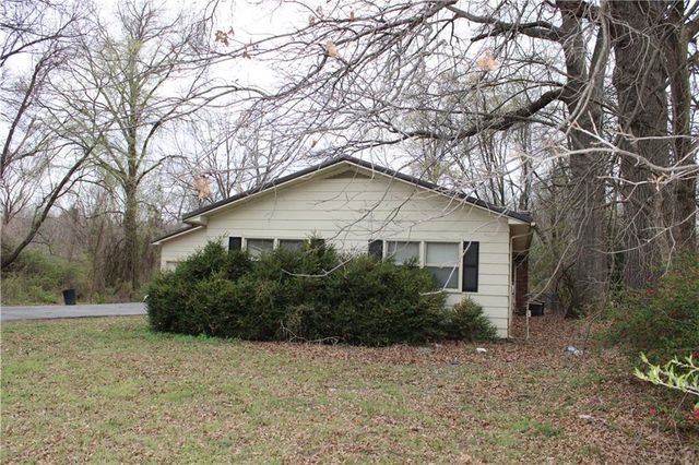 1401 N Main Street, Pittsburg, KS 66762