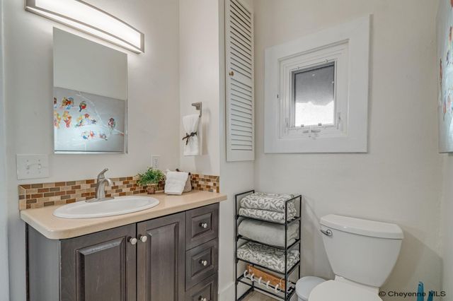 907 W PERSHING BLVD, Cheyenne, WY 82001