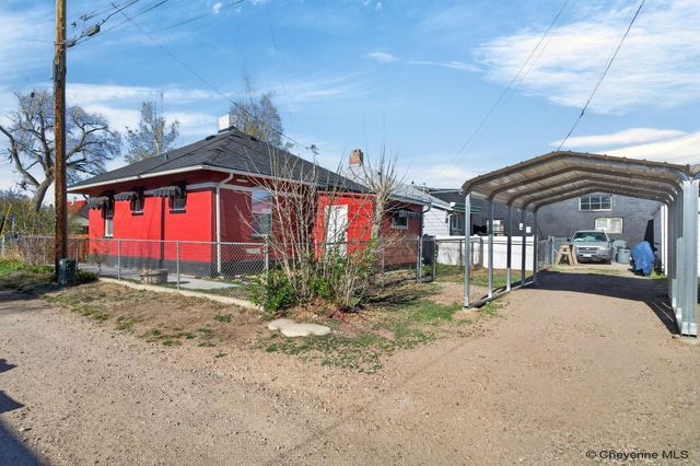 907 W PERSHING BLVD, Cheyenne, WY 82001