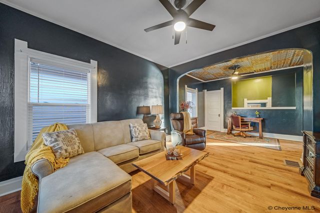 907 W PERSHING BLVD, Cheyenne, WY 82001