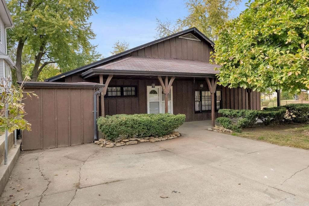 732 N 24th Street, St Joseph, MO 64506