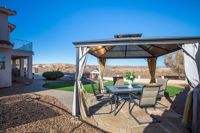 3557 Newcastle Drive SE, Rio Rancho, NM 87124