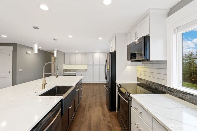 16517 43rd Avenue E, Tacoma, WA 98446