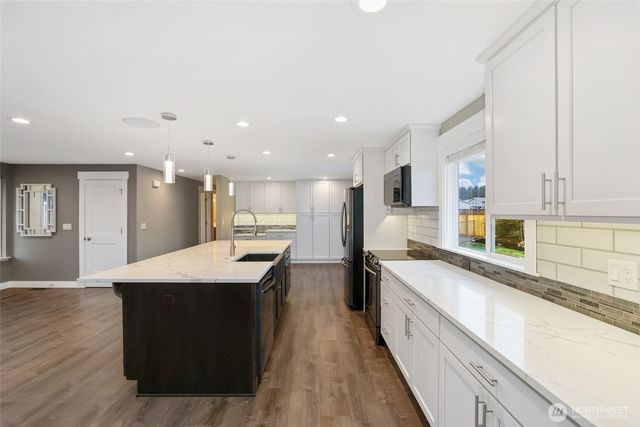 16517 43rd Avenue E, Tacoma, WA 98446