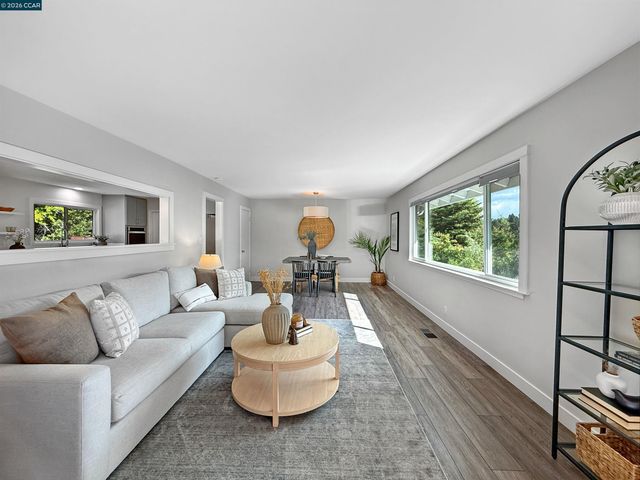 8 Cherry Hills Court, Lafayette, CA 94549