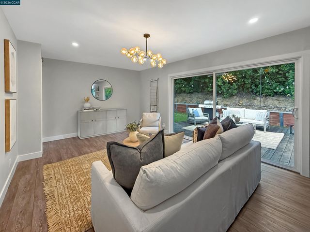 8 Cherry Hills Court, Lafayette, CA 94549