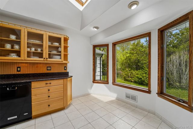 16 Jill Drive, West Nyack, NY 10994
