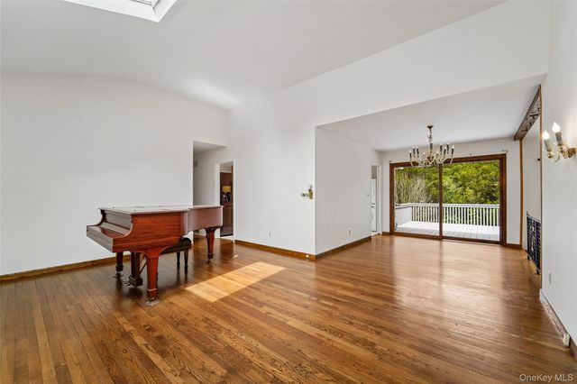 16 Jill Drive, West Nyack, NY 10994