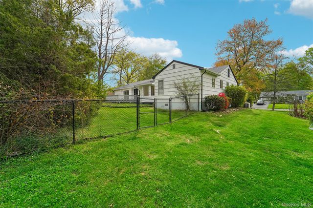 16 Jill Drive, West Nyack, NY 10994
