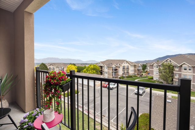 157 W SPRINGVIEW DR, Saratoga Springs, UT 84045