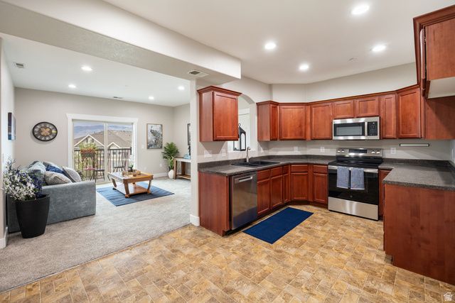 157 W SPRINGVIEW DR, Saratoga Springs, UT 84045