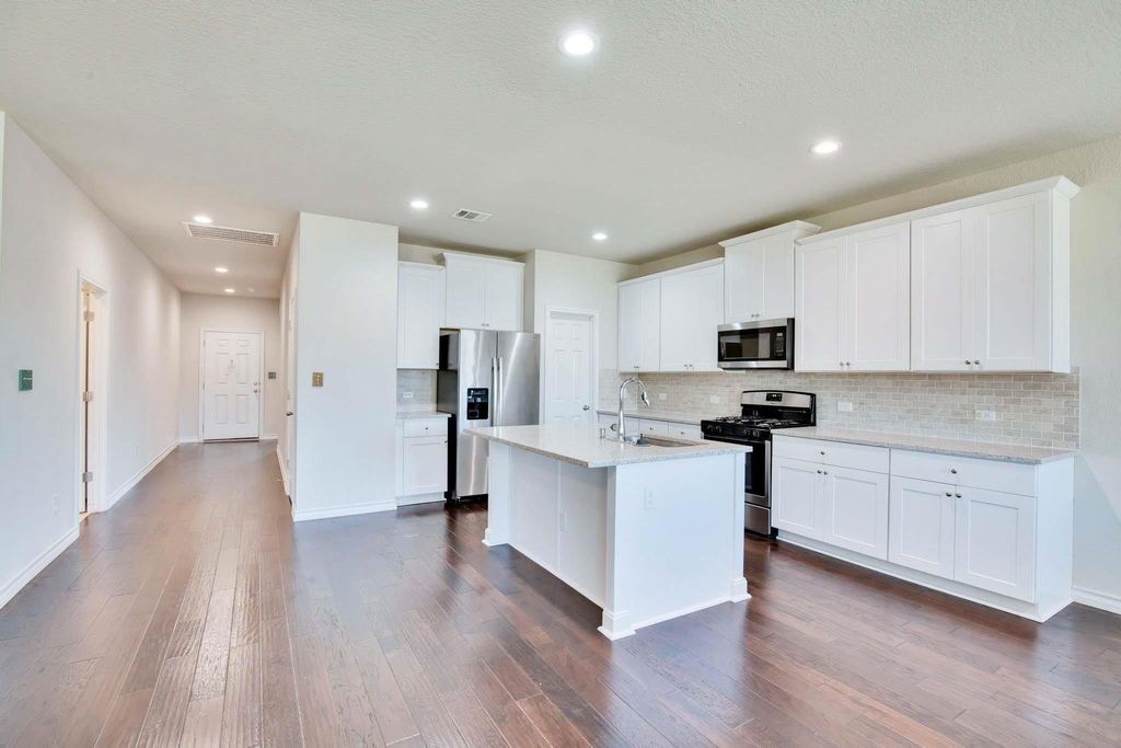 8008 Massa DR, Round Rock, TX 78665