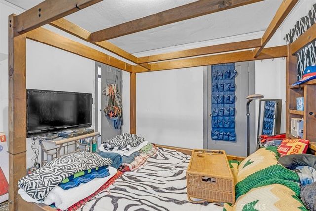 2081 Summit, Altadena, CA 91001