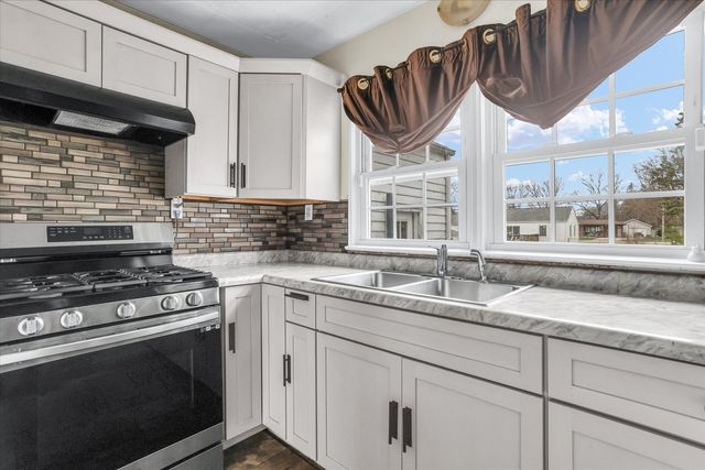 3234 E Fulton Avenue, Decatur, IL 62521
