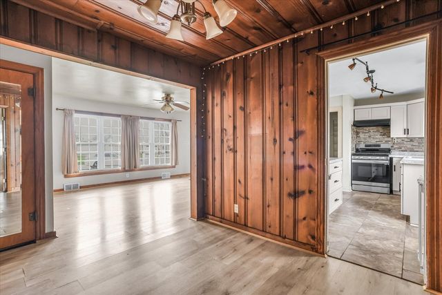 3234 E Fulton Avenue, Decatur, IL 62521